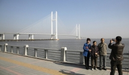 Bí ẩn cây cầu 'treo' nối biên giới Trung Quốc-Triều Tiên